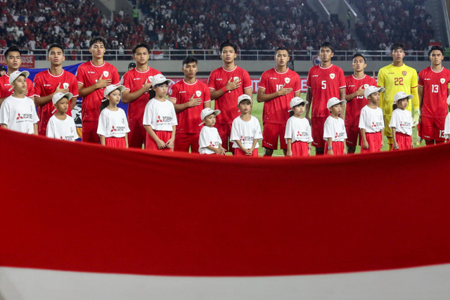 Pemain Timnas Indonesia saat melawan Timnas Laos pada pertandingan Grup B Piala AFF 2024 di Stadion Manahan, Solo, Jawa Tengah, Kamis (12/12/2024). Foto: Mohammad Ayudha/ANTARA FOTO