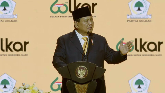 Presiden Prabowo Subianto menyampaikan pidato pada perayaan HUT ke-60 Partai Golkar di Sentul International Convention Center (SICC), Bogor, Kamis (12/12/2024). Foto: Golkar 