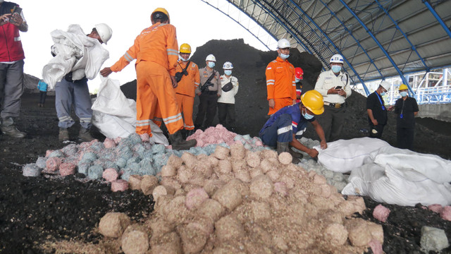 Limbah Racik Uang Kertas (LRUK) Bank Indonesia yang dipakai untuk bahan bakar di PLTU Bengkayang milik PLN Indonesia Power (PLN IP). Foto: PLN IP