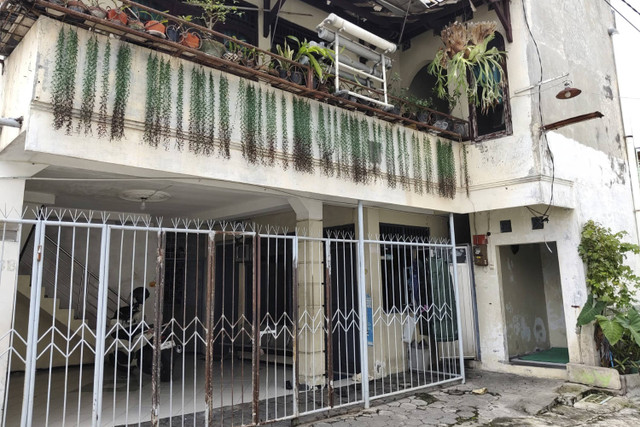 Penampakan rumah bersalin tempat dua bidan menjual bayi dengan modus adopsi di Kemantren Tegalrejo, Kota Yogyakarta. Foto: Arfiansyah Panji Purnandaru/kumparan