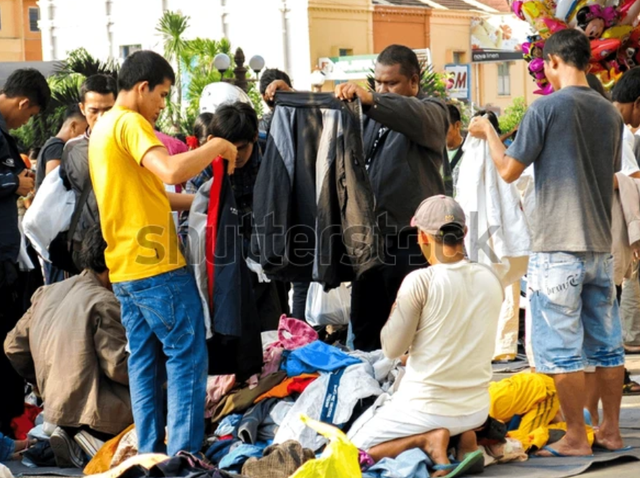 Thrifting sangat diminati oleh masyarakat       sumber: shutterstock