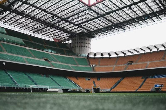 Stadion Jatidiri Semarang. Foto hanya ilustrasi, bukan tempat yang sebenarnya. Sumber: Unsplash/Kevin Bückert