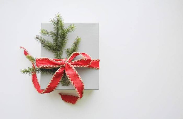 Hampers Natal Bandung. Foto hanyalah ilustrasi bukan tempat sebenarnya. Sumber: Unsplash/DiEtte Henderson