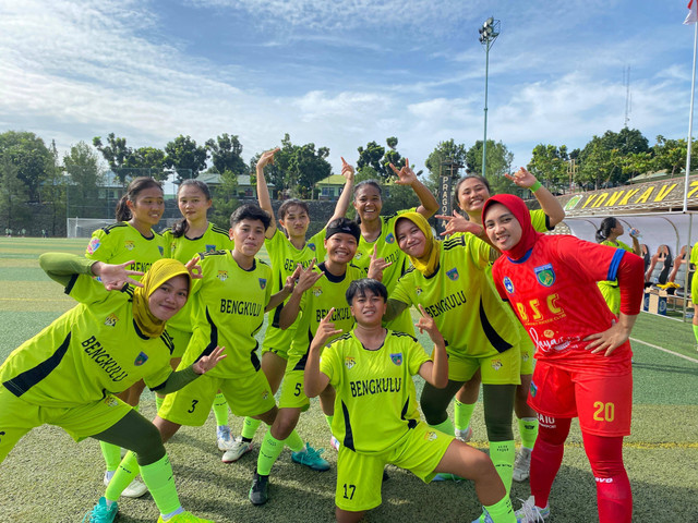 Bengkulu Soccer Club (BSC), tim asal Bengkulu, di Piala Pertiwi Senio 2024, Jumat (13/12). Foto: Antika Fahira/kumparan