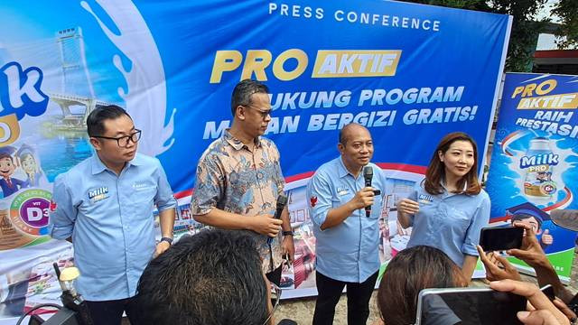 Press Conference kegiatan makan bergizi gratis yang diselenggarakan Kalbe Nutritionals di Sulawesi Utara.