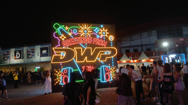 Hari pertama Djakarta Warehouse Project (DWP) Festival digelar pada Jumat (13/12) di Jakarta International Expo, Kemayoran, Jakarta Pusat. Foto: Vincentius Mario/kumparan