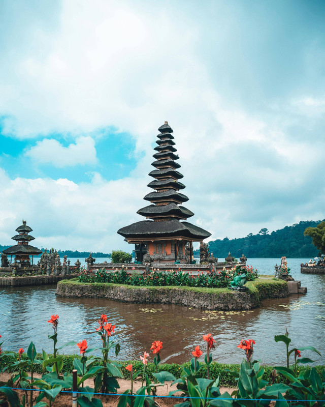 Ilustrasi pura ulun danu beratan bedugul(sumber:https://www.pexels.com/id-id)