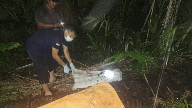 Penemuan mayat dalam karung goni di Pantai Cermin, Kabupaten Sergai. Foto: Dok. Istimewa