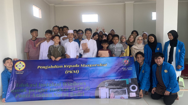 Mahasiswa Teknik Informatika Uiversitas Pamulang dan Siswa-Siswi SMP Panti Asuhan Nurul Badri(Dokumen Pribadi)