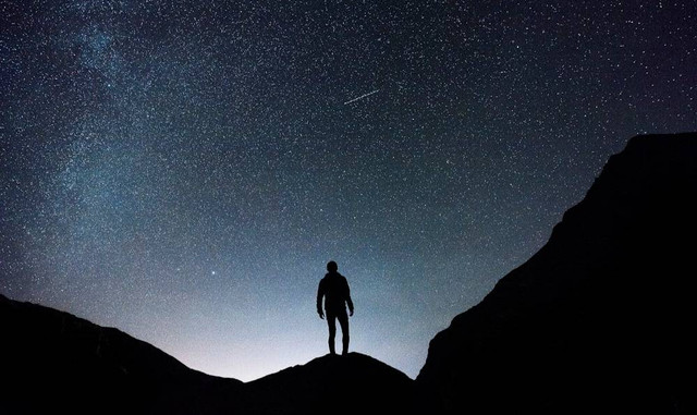 Ilustrasi Makna Lagu Stargazing  Sumber Unsplash/Joshua Earle