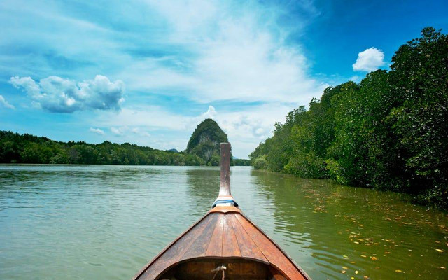 Wahana Romokalisari Adventure Land. Foto hanya ilustrasi, bukan tempat sebenarnya. Sumber: pexels.com/Oleksandr P