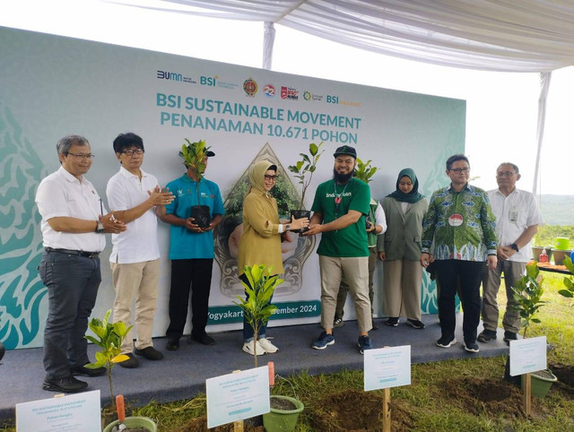 BSI dan UMY lakukan penanaman 10.671 pohon di Desa Semoyo, Kabupaten Gunungkidul. (Foto : Istimewa)