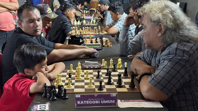 Pertandingan di kategori umum Rektor Cup. Foto: Pandangan Jogja/Arif UT