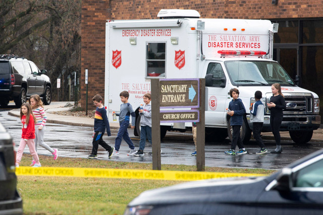 Suasana usai penembakan di Sekolah Kristen Abundant Life di Madison, Wisconsin, Amerika Serikat, Senin (16/12/2024). Foto: Cullen Granzen/REUTERS