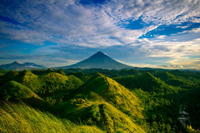 Ilustrasi Sejarah Gunung Salak. Foto: Pexels.com/Archie Binamira