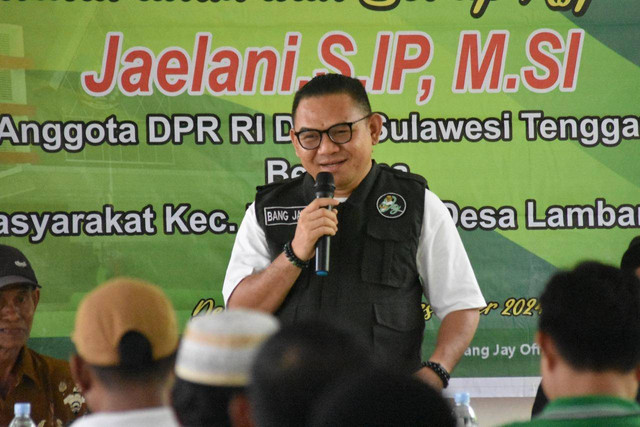 Anggota DPR RI Jaelani saat masa reses dan bertemu para petani di sultra. Foto: Dok Istimewa.