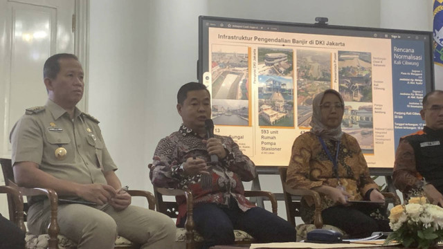 Konferensi Pers Bersama PJ Gubenur DKI Jakarta terkait banjir rob dan mitigasi cuaca ekstrim. Foto: Rayyan Farhansyah/kumparan