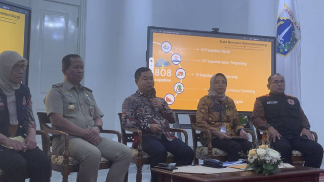 Konferensi Pers Bersama PJ Gubenur DKI Jakarta terkait banjir rob dan mitigasi cuaca ekstrim. Foto: Rayyan Farhansyah/kumparan