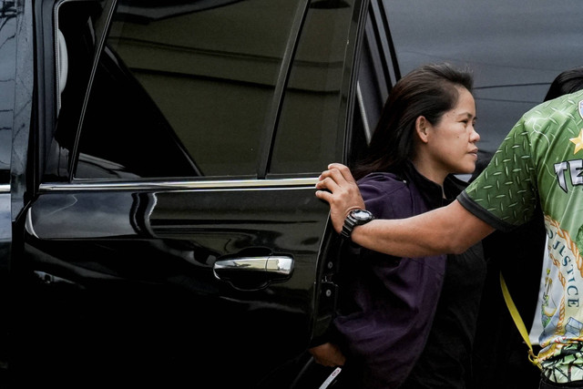 Warga negara Filipina terpidana kasus narkotika Mary Jane Veloso tiba di Lembaga Pemasyarakatan untuk Wanita di Manila, Filipina, Kamis (18/12/2024). Foto: Lisa Marie David/REUTERS