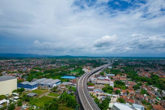 Wisata low budget di Bogor. Foto: Kota Bogor. Sumber: Unsplash/Ammar Andiko