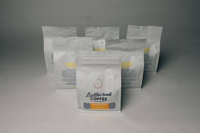 3 Toko Plastik Solo. Foto Hanya Ilustrasi, Bukan Sebenarnya. Sumber Foto: Unsplash.com/Battlecreek Coffee Roasters