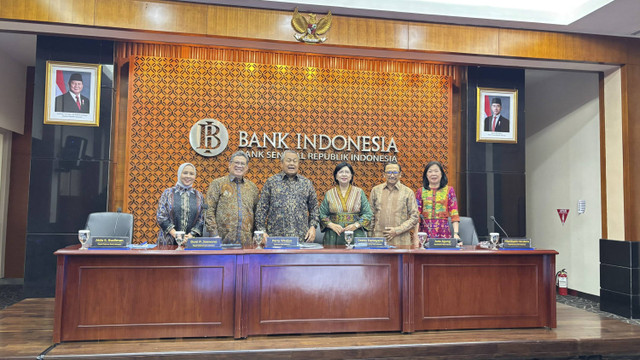 Konferensi Pers Rapat Dewan Gubernur Bank Indonesia (BI) di Kantor Pusat BI, Rabu (18/12/2024). Foto: Ave Airiza Gunanto/kumparan