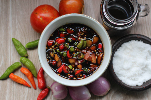 Ilustrasi sambal kecap. Foto: Wisnu Bangun Saputro/Shutterstock