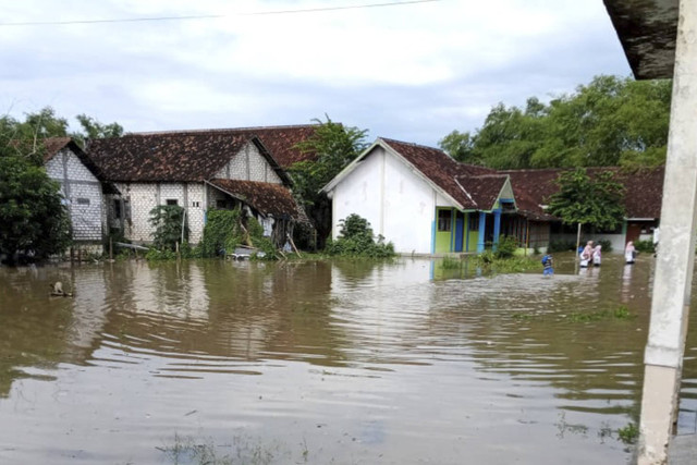 Dua kecamatan di Kabupaten Lamongan, Jawa Timur, terendam banjir, Rabu (18/12/2024). Foto: Dok. BPBD Jatim