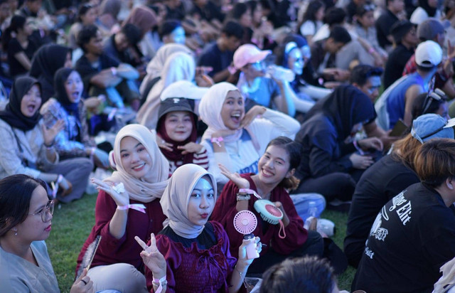 Para penonton saat Pesta Patah Hati di Palembang. Foto : Dok Pesta Patah Hati