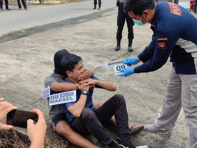 28 adegan rekonstruksi pembunuhan Marsel. Foto: Dok. Polres Sambas