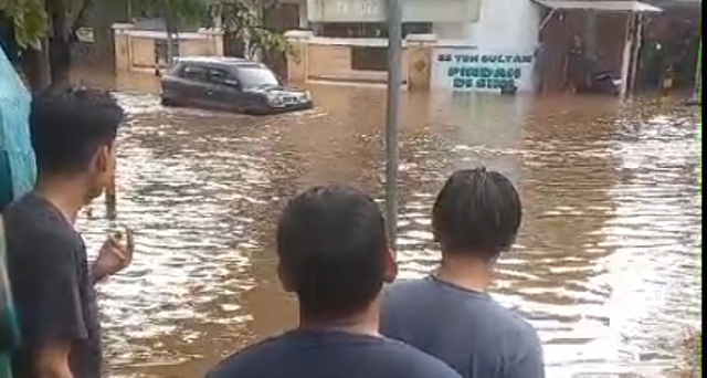 Banjir di Tembalang, Semarang usai hujan deras, Rabu (18/12/2024). dok Istimewa