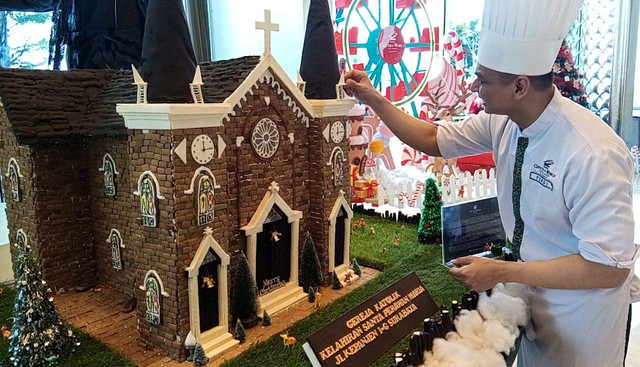 Miniatur Gereja Katolik Kelahiran Santa Perawan Maria. Foto: Masruroh/Basra