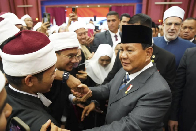 Prabowo di kampus Al-Azhar Kairo Mesir, Rabu (18/12/2024). Foto: Instagram/ @sekretariat.kabinet