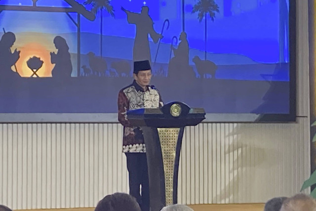 Menteri Agama Nasaruddin Umar menyampaikan sambutan pada Seminar Natal Nasional 2024 Gereja Berjalan Bersama Negara: Semakin Beriman, Humanis, dan Ekologis, di Kementerian Agama, Jakarta, Kamis (19/12/2024). Foto: Alya Zahra/kumparan 