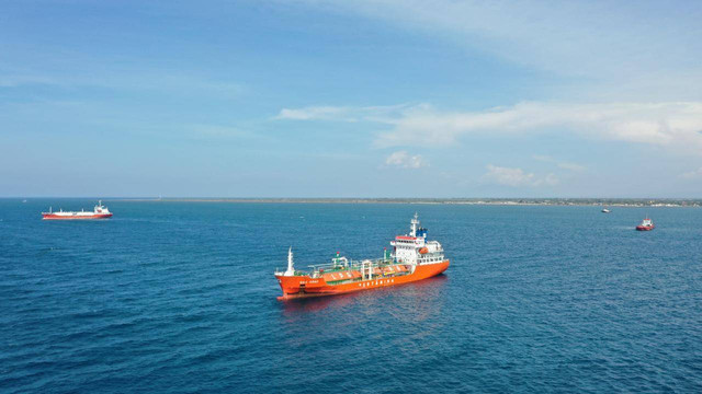 Kapal tanker PT Pertamina International Shipping (PIS) yang siap antarkan BBM dan LPG untuk kebutuhan selama Natal dan Tahun Baru 2024/2025. 