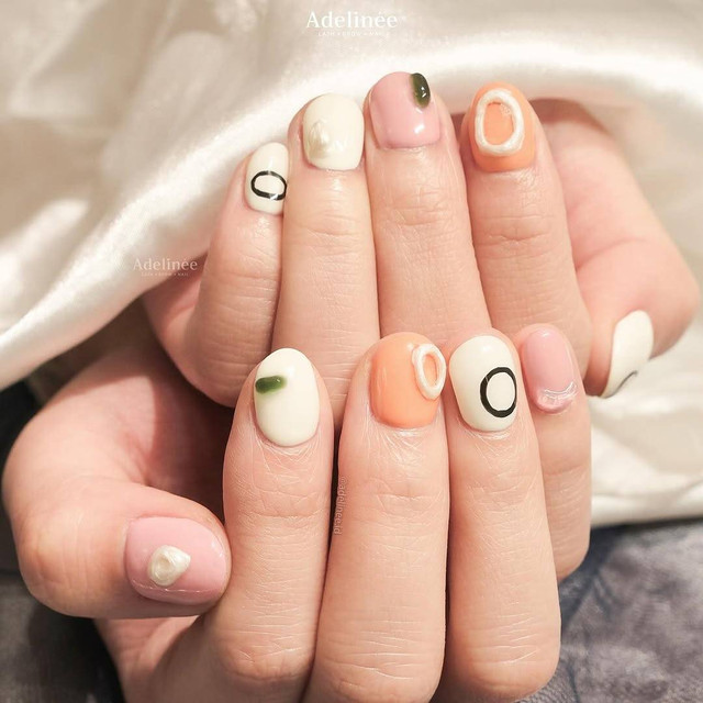 Ilustrasi nail art di salon Jakarta. Foto: Instagram @adelinee.id