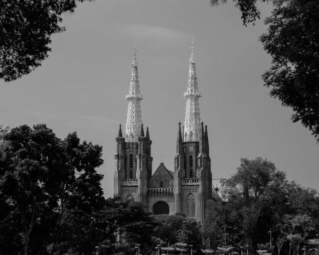 Jadwal Misa Natal 2024 di Katedral Jakarta. Foto: Katedral Jakarta. Sumber: Unsplash/Roy Luthfi Dhayugantara