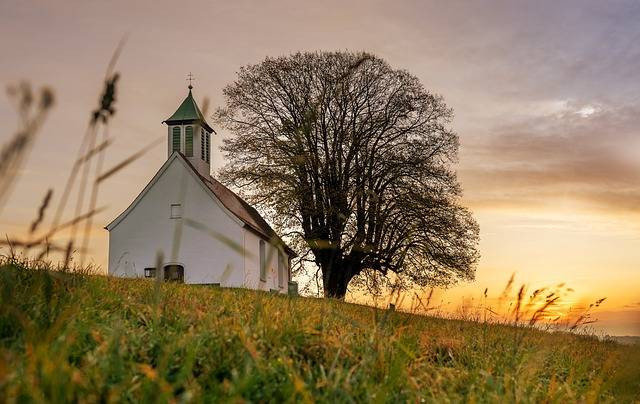 Gereja di Gresik. Foto hanya ilustrasi, bukan tempat sebenarnya. Sumber: Pixabay/LN_Photoart