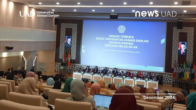 Suasana Sidang Terbuka Senat Universitas Ahmad Dahlan (UAD) dengan Agenda Upacara Milad ke-64 (Dok. Lusi)