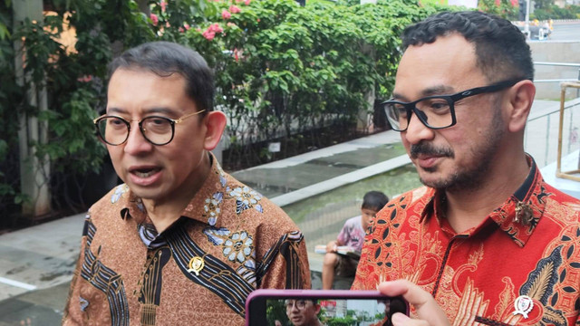 Menteri Kebudayaan, Fadli Zon, dan Wamen Kebudayaan, Giring Ganesha, di Sarinah, Jakarta Pusat, Jumat (20/12). Foto: Jonathan Devin/kumparan