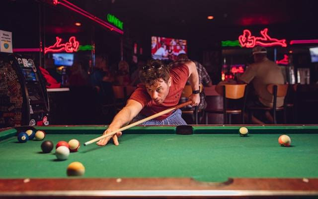 Billiard Dau Malang. Foto hanya ilustrasi bukan tempat sebenarnya. Sumber: Unsplash/McGill Productions