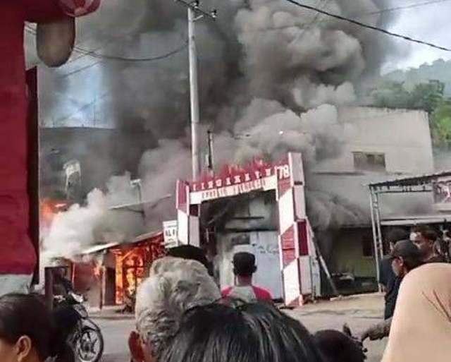 Kebakaran di Jalan Laksamana RE Martadinata, Gang Cendana, Way Tataan, Teluk Betung Timur. | Foto: Dok Istimewa