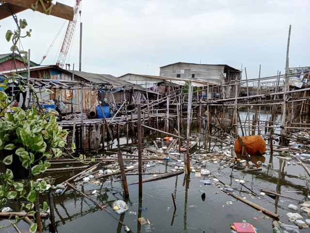 Pencemaran akibat sampah plastik yang tidak eco-friendly. sumber foto : pribadi