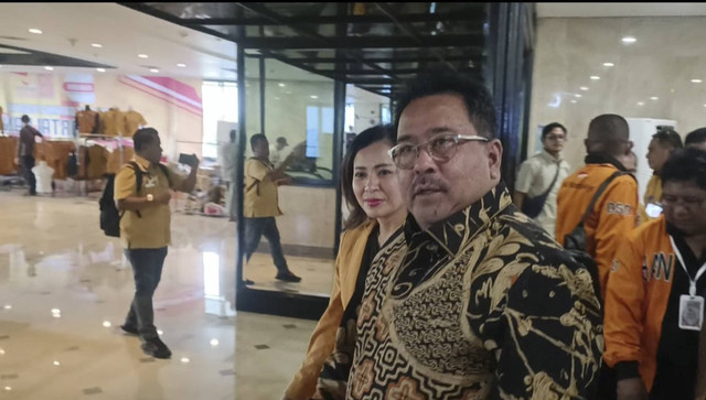 Wakil Gubernur Jakarta terpilih Rano Karno berjalan saat menghadiri HUT ke-18 Partai Hanura di Hotel Mercure Ancol, Jakarta Utara, Sabtu (21/12/2024). Foto: Thomas Bosco/kumparan