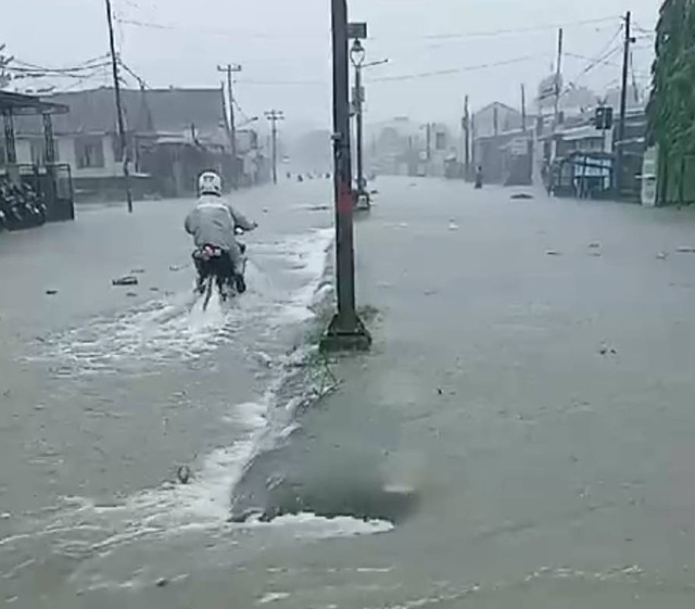 Banjir di Barru, Sulsel, Sabtu (21/12/2024). Dok: Ist.