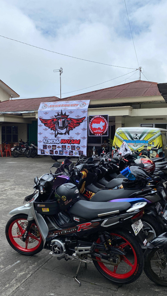 Saya mengikuti acara Anniversary 1th komunitas motor saya Riders Max Soc yang dihadiiri oleh berbagai komunitas lain untuk menyambut Anniversary kami. Di Villa Tawangmangu, Jawa Tenagh, Minggu (15/12/2024). Sumber : Eurico Valent (Penulis)