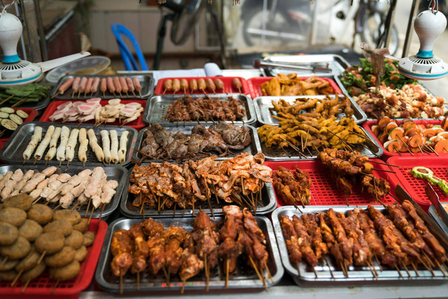 Street Food Alun-Alun Batu  (Foto hanya ilustrasi, bukan tempat sebenarnya) Sumber: pexels/ Quang Nguyen Vinh