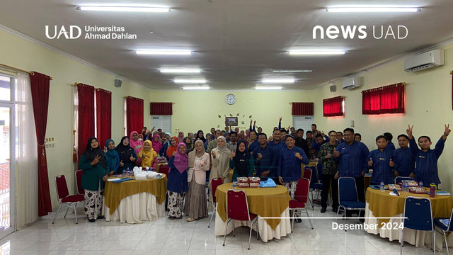 Eka Anisa Sari, S.I.Kom., M.I.Kom. Berikan Pelatihan Public Speaking di SMK Muhammadiyah 1 Moyudan (Dok. Dilla)