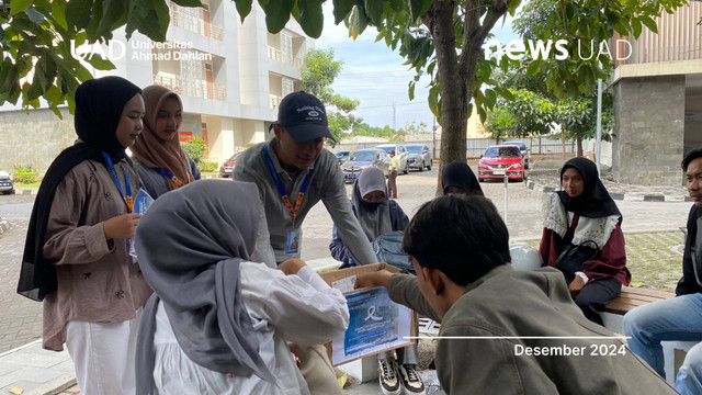 Mahasiswa Ilmu Komunikasi UAD Galang Dana untuk Korban Bencana Sukabumi (Dok Taufiq)