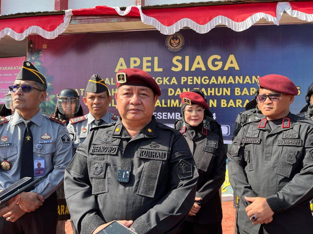 Kadiv Pemasyarakatan, Kanwilkumham Kalbar, Hernowo usai memimpin Apel Siaga Pengamanan Nataru di Lapas kelas IIA  Pontianak. Foto: Dok. Istimewa